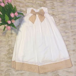 Beautiful linen dress with bow detailing. 4T NWOT